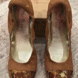 NIB Matt Bernson Brown Suede & Sequins Captoe Ballet Flats Shoes Sz 10W Chic